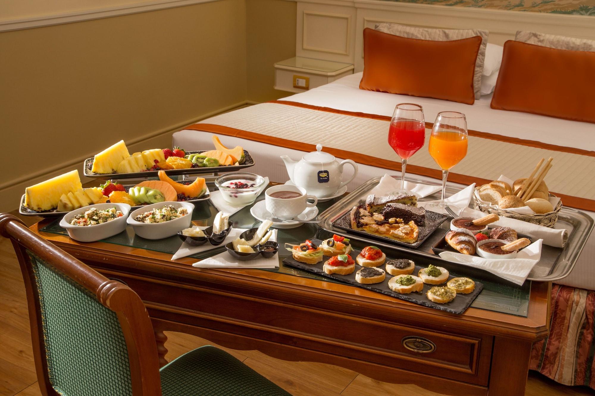 Donna Laura Palace Hotel 4*