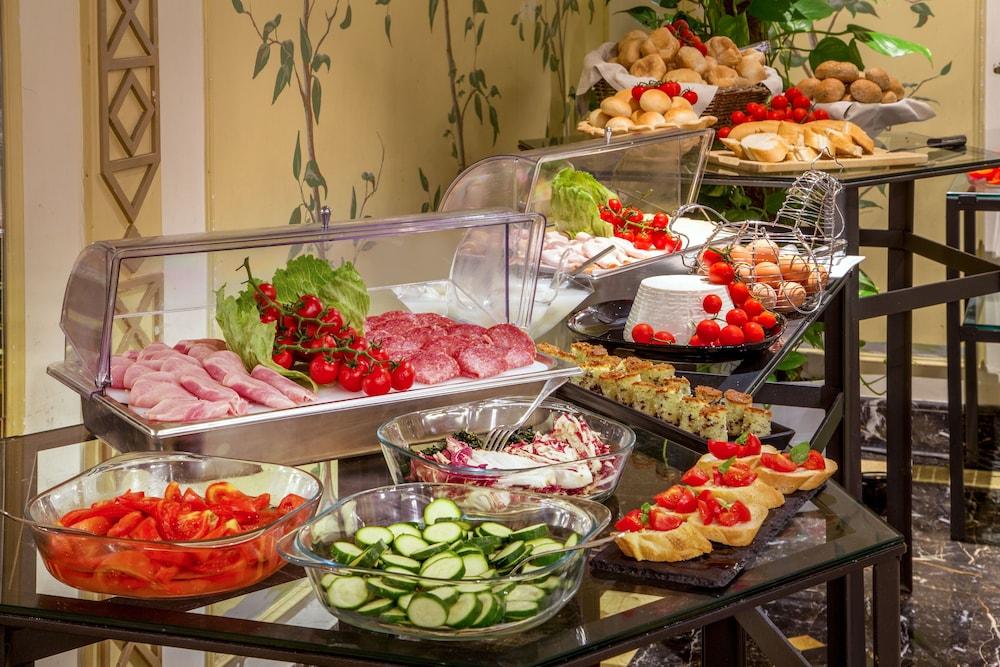 Donna Laura Palace Hotel 4*