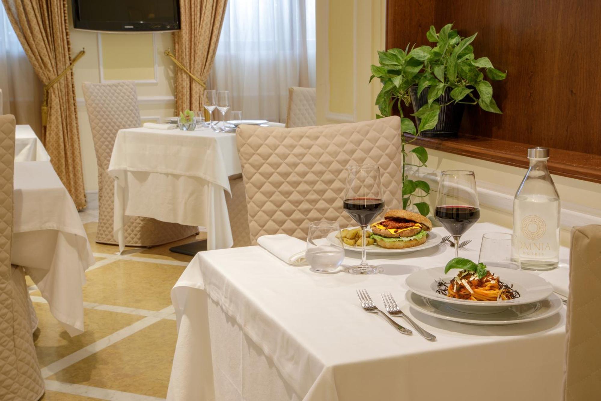 Donna Laura Palace 4*