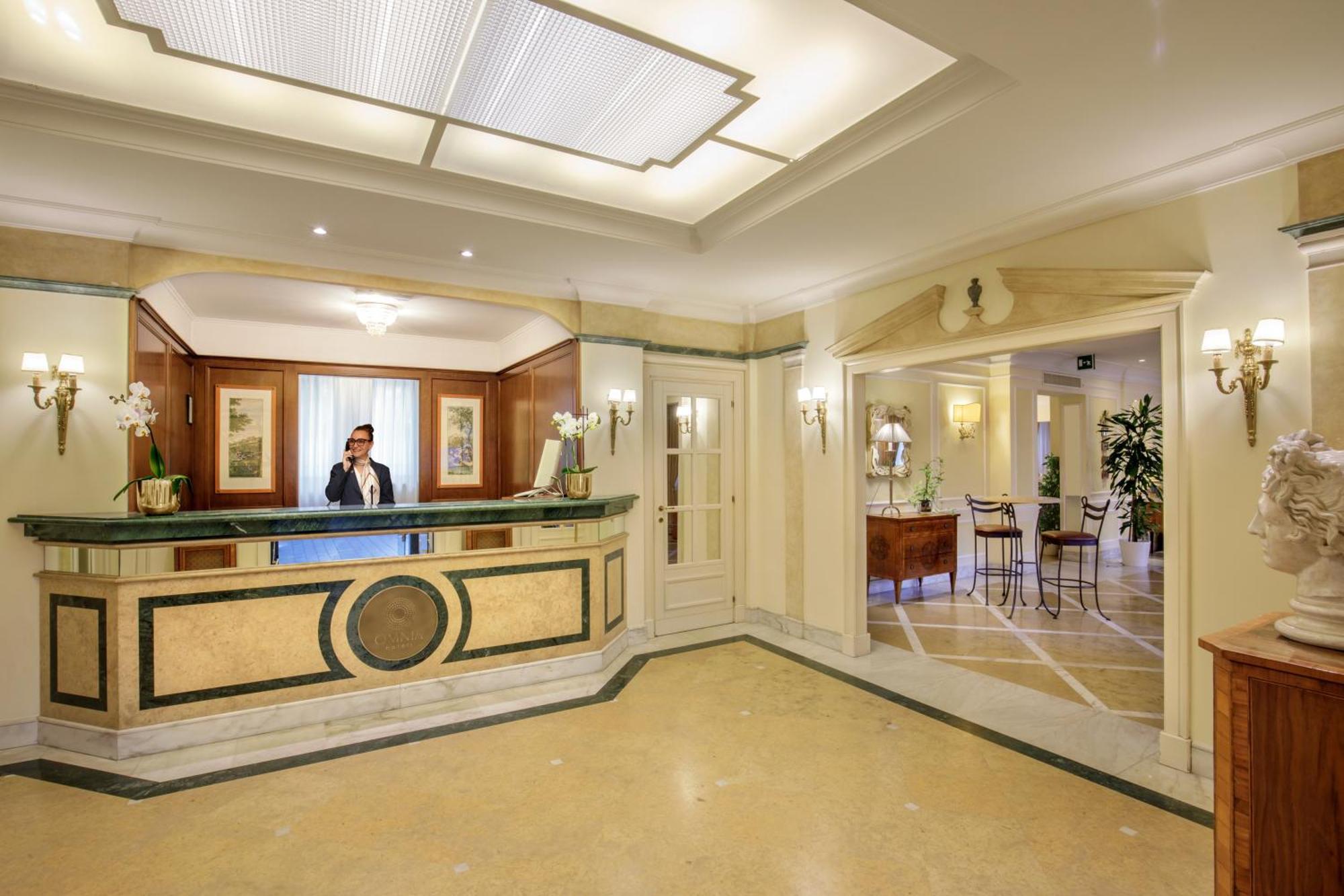 Hotel Donna Laura Palace 4*